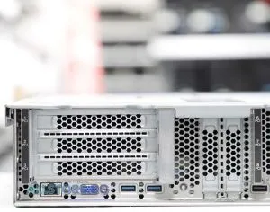 IBM System x3650 M5, Intel Xeon Quad-Core E5, 32GB RDIMM DDR4, 2x 600GB 10000rpm SAS 2.5", Rack Mount 2U, Grade A