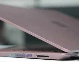 Microsoft Surface Laptop 2 1769 Burgundy, Intel Core i7, 8192MB LPDDR3, 256GB M.2 NVMe SSD, Intel UHD Graphics 620, 13,5" 2256x1504 QHD 3:2, preinstalat cu Windows 10 Pro, grad A