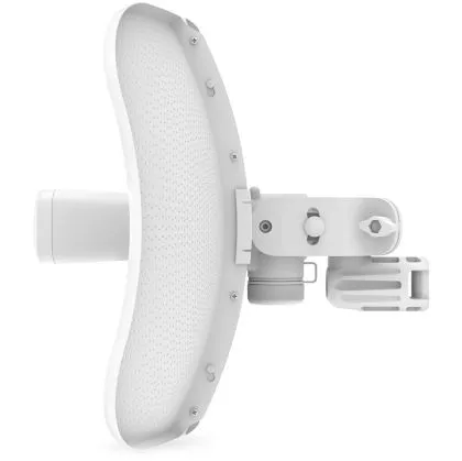Ubiquiti LiteBeam 5AC Gen2, design ultra-ușor cu chipset airMAX ac proprietar și WiFi de gestionare dedicat pentru suport ușor pentru aplicația mobilă UISP și configurare rapidă, 5 GHz, rază de conexiune de peste 15 km, debit de peste 450 Mbps, adaptor Po