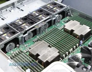 Dell PowerEdge R940, 4x Intel Xeon 24-Core Platinum, 1TB RDIMM DDR4, No storage SAS 2.5", Rack Mount 3U, Grade A