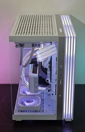 RTX 5070/ Ryzen 7-7800X3D/ RAM 32GB/ SSD 2TB/ B850 Wi-Fi/ Gaming PC WhiteReaper 125