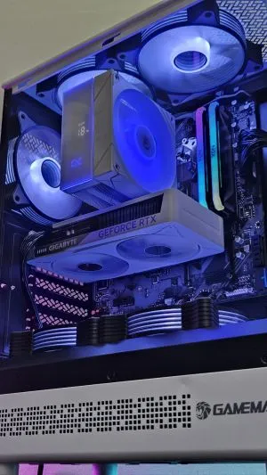 Ryzen 7-7700/ RTX 5060/ SSD 1TB/ RAM 32GB/ Cooler digital/ PC de gaming - Aorora S6