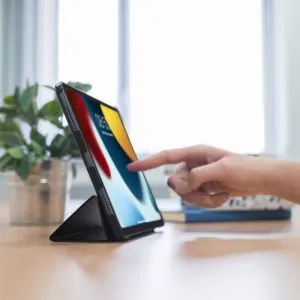 HAMA Husă pliabilă pentru tabletă, pentru Apple iPad mini 8,3" (a 6-a generație/2021), neagră