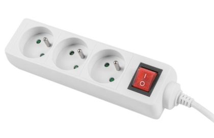 Lanberg power strip 1.5m, 3 sockets, french with circuit breaker quality-grade copper cable, white