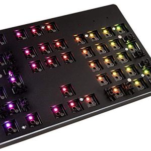 Tastatură mecanică pentru jocuri bazată pe Glorious RGB GMMK ISO Layout