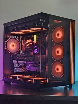 Ryzen 7-9800X3D/RTX 5070/SSD 1TB/RAM 32GB/B850 Wi-Fi/ Геймърски компютър DarkReaper D3