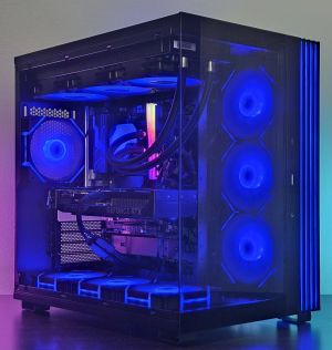 Ryzen 7-9800X3D/RTX 5070/SSD 1TB/RAM 32GB/B850 Wi-Fi/ Геймърски компютър DarkReaper D3