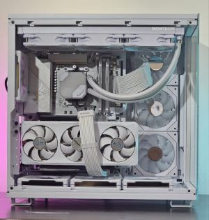 RTX 5070/ Ryzen 7-7800X3D/ RAM 32GB/ SSD 2TB/ B850 Wi-Fi/ Gaming PC WhiteReaper 125
