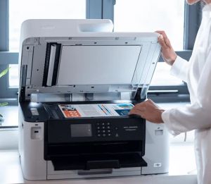 Dispozitiv multifuncțional cu jet de cerneală Brother MFC-J2340DW Multifuncțional cu jet de cerneală