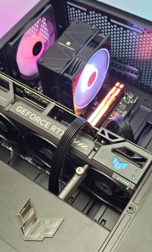 RTX 5070 12GB/ Ryzen 7-7700/ RAM 32GB/ SSD 1TB/ 1000W 80 Plus Silver  - Геймърски компютър DarkReaper Z1