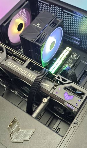 RTX 5070 12GB/ Ryzen 7-7800X3D/ RAM 32GB/ SSD 1TB/ 1000W  - Геймърски компютър DarkReaper Z2