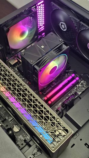 RX 9070 16GB/ Ryzen 7-7700 / RAM 32GB/ SSD 1TB/ 850W 80 Plus Gold / Геймърски компютър - Aorora S3