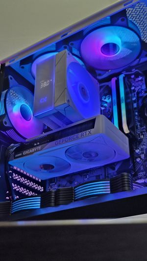 Ryzen 7-7700/ RTX 5060/ SSD 1TB/ RAM 32GB/ Дигитален Охладител/ Геймърски компютър - Aorora S6