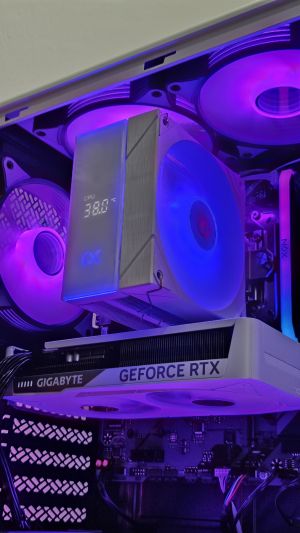 Ryzen 7-7700/ RTX 5060/ SSD 1TB/ RAM 32GB/ Дигитален Охладител/ Геймърски компютър - Aorora S6