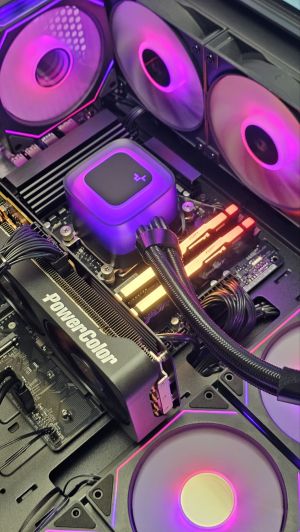 RX 9070XT 16GB/ Ryzen 7-7800X3D/ RAM 32GB/ SSD 1TB/ B850 Wi-Fi/ 1000W/ Водно Охлаждане/ Геймърски компютър Dark Reaper DR006