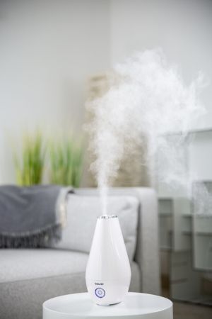 Air humidifier Beurer LB 37 air humidifier white; ultrasound humidification technology; 15 aroma pads; cleaning brush; 20 watts; max. 20m2