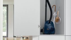 Vacuum cleaner Bosch BGLS2BU2, Vacuum cleaner with bag Blue, Series 4