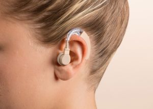Amplificator auditiv Amplificator auditiv Beurer HA 20, Reglare individuală la canalul urechii, Potrivire ergonomică în spatele urechii, 3 accesorii pentru ajustarea individuală la canalul urechii Gama de frecvență: 200 până la 5000 Hz, Volum maxim 128 dB