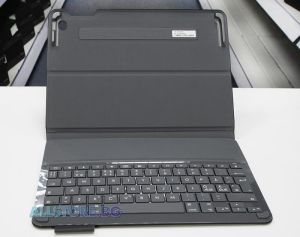 Logitech TYPE+ Black Protective case with integrated keyboard for iPad Air 2, Brand New Open Box