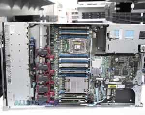 HPE ProLiant DL360 Gen9, Intel Xeon 8-Core E5, 64 GB RDIMM DDR4, FĂRĂ HDD SATA 2,5", montare în rack 1U, grad A