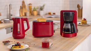 Electric kettle Bosch TWK1M124, MyMoment Plastic Kettle, 2400 W, 1.7 l, Cup indicator, Limescale filter, Triple safety function, Red