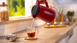 Electric kettle Bosch TWK1M124, MyMoment Plastic Kettle, 2400 W, 1.7 l, Cup indicator, Limescale filter, Triple safety function, Red